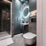 Cohost I Trendy Apt W- Balcony & Garage Parking Apartament *