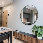 Cohost I Trendy Apt W- Balcony & Garage Parking