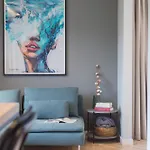 Cohost I Trendy Apt W- Balcony & Garage Parking Apartament *
