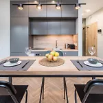 Apartament Cohost I Trendy Apt W- Balcony & Garage Parking