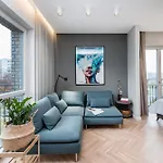 Cohost I Trendy Apt W- Balcony & Garage Parking * Wilno