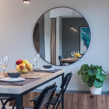 Cohost I Trendy Apt W- Balcony & Garage Parking Appartement