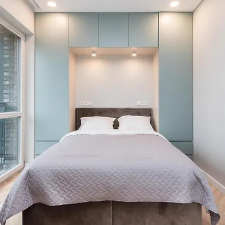 Cohost I Trendy Apt W- Balcony & Garage Parking