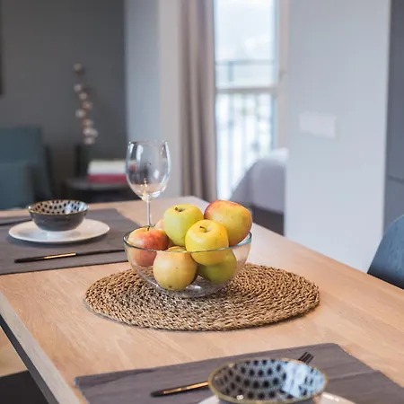 Cohost I Trendy Apt W- Balcony & Garage Parking *