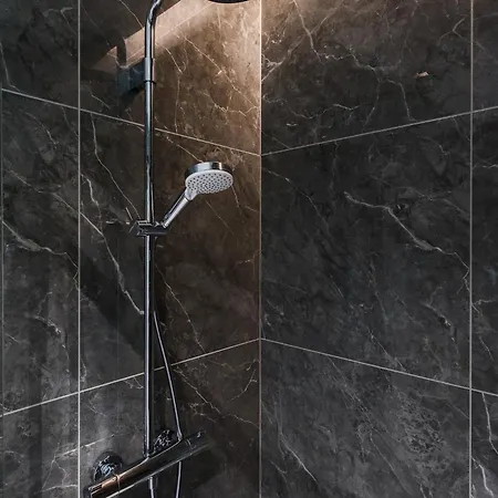 公寓 Cohost I Trendy Apt W- Balcony & Garage Parking