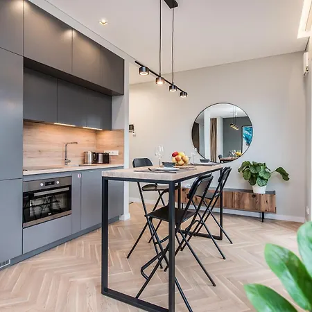 公寓 Cohost I Trendy Apt W- Balcony & Garage Parking