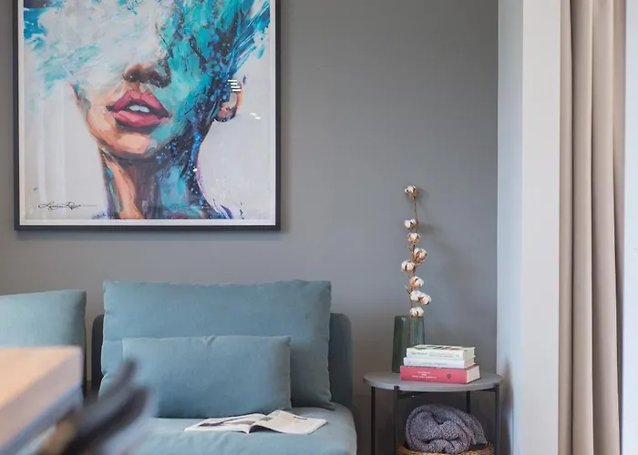 Cohost I Trendy Apt W- Balcony & Garage Parking Apartman *