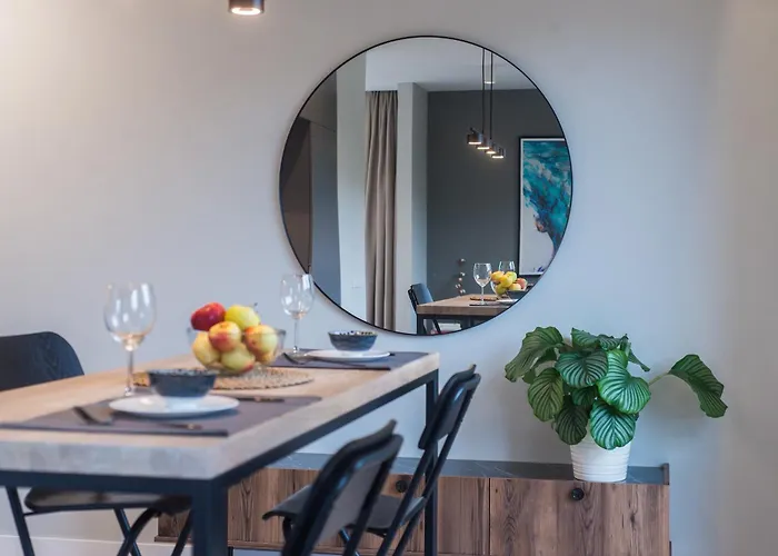 Cohost I Trendy Apt W- Balcony & Garage Parking Apartman