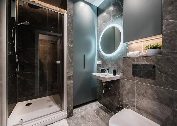 Cohost I Trendy Apt W- Balcony & Garage Parking