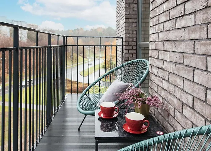 Cohost I Trendy Apt W- Balcony & Garage Parking Apartman *