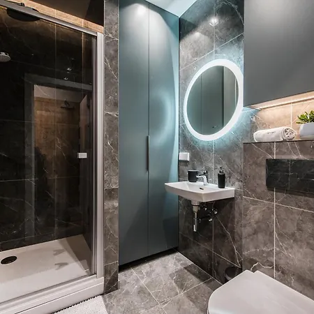 Cohost I Trendy Apt W- Balcony & Garage Parking