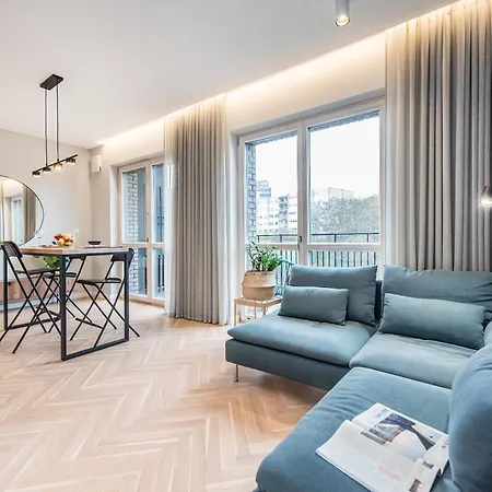 Cohost I Trendy Apt W- Balcony & Garage Parking