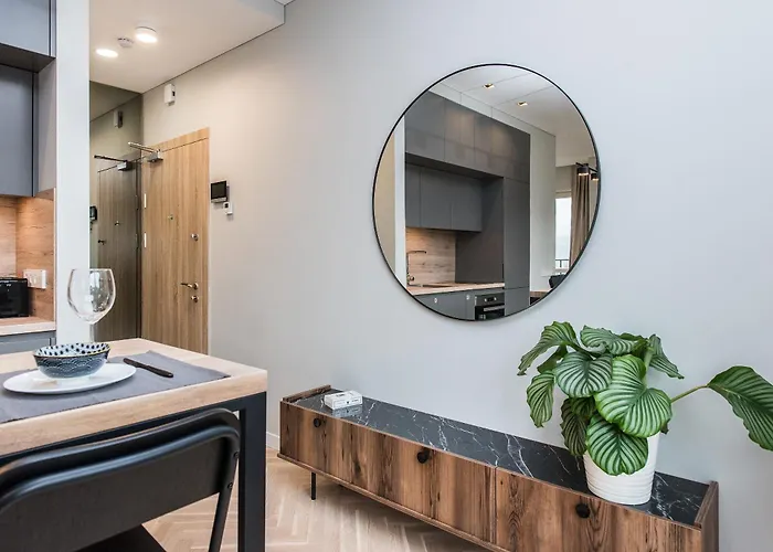 Cohost I Trendy Apt W- Balcony & Garage Parking