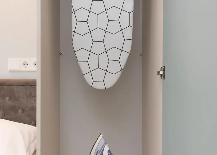 Cohost I Trendy Apt W- Balcony & Garage Parking